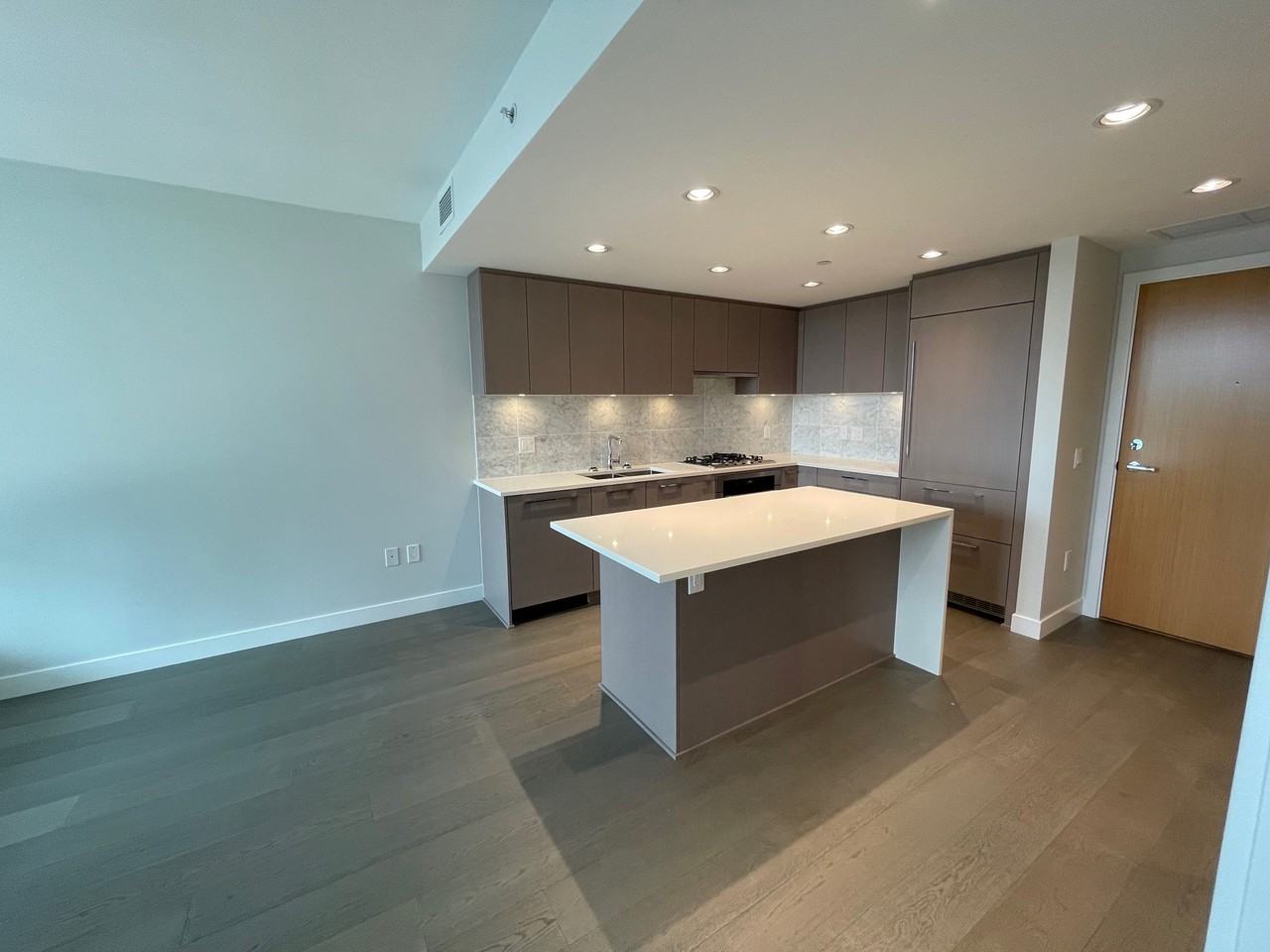Cedar Walk 907 - Photo 4 of 11