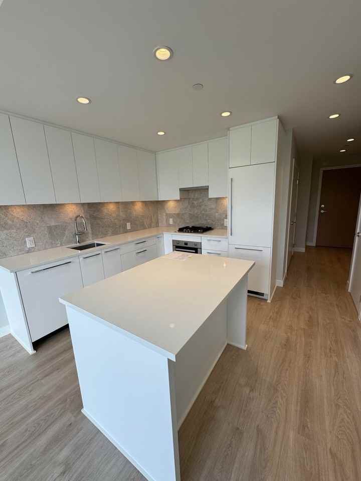 West Wind 303 - Photo 2 of 14
