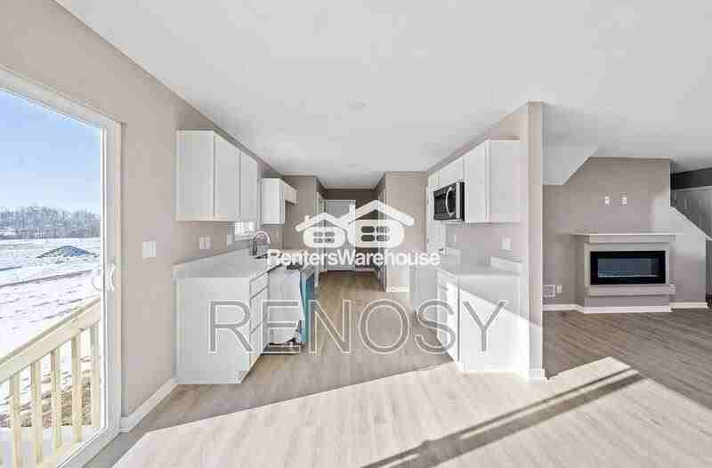 102 E Sycamore St - Photo 5 of 25