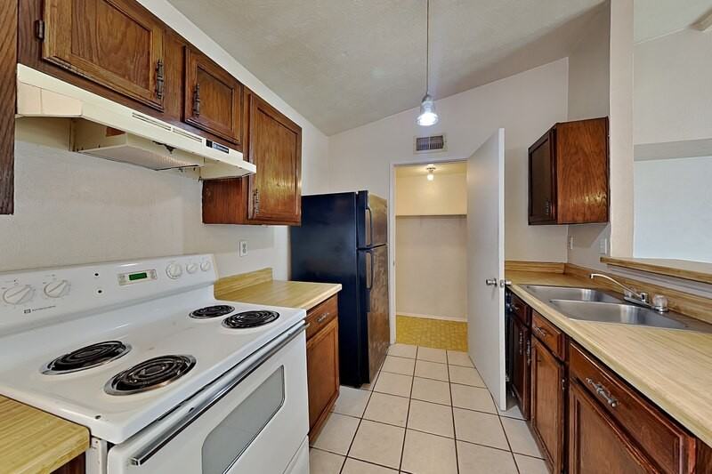 7313 Pineberry Rd - Photo 5 of 19