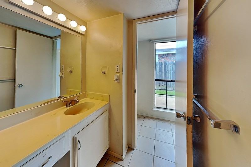 7313 Pineberry Rd - Photo 6 of 19