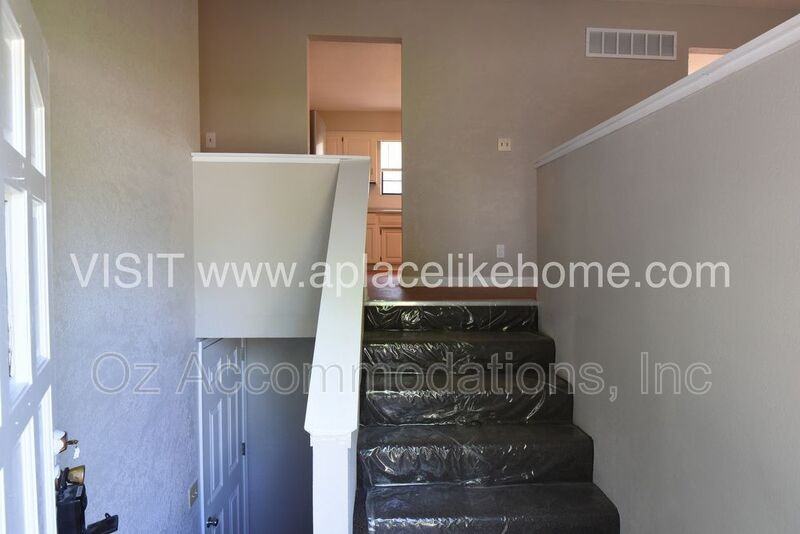1105 W Elm Ter - Photo 3 of 26