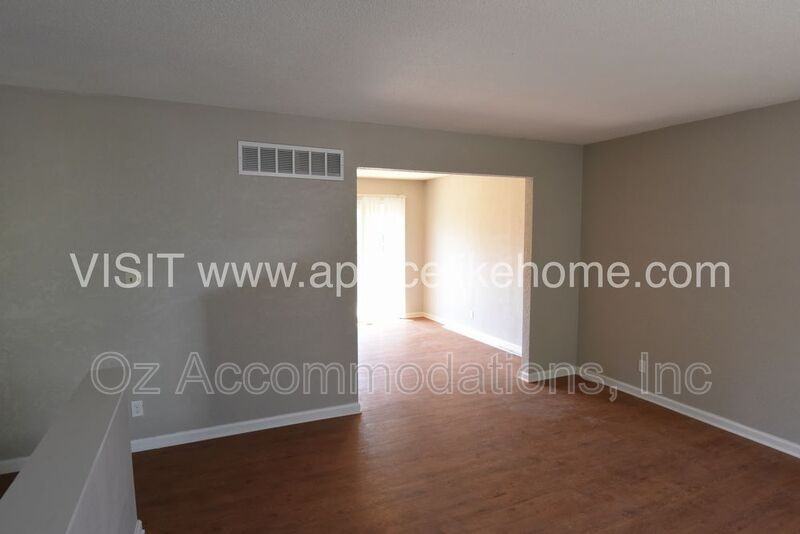 1105 W Elm Ter - Photo 5 of 26