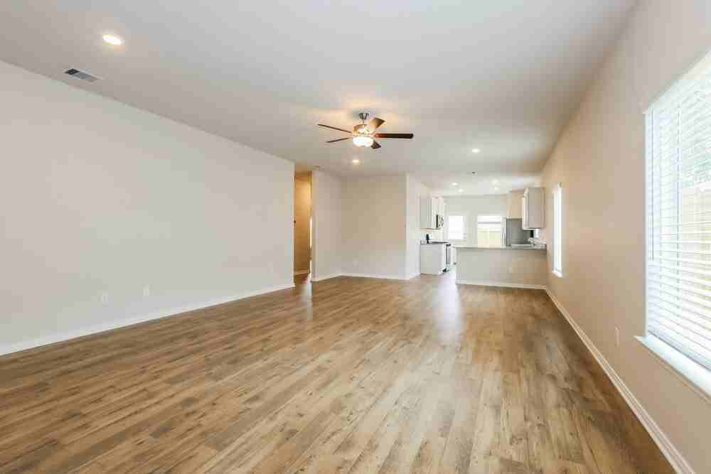 15648 Plum Brook Dr - Photo 3 of 24