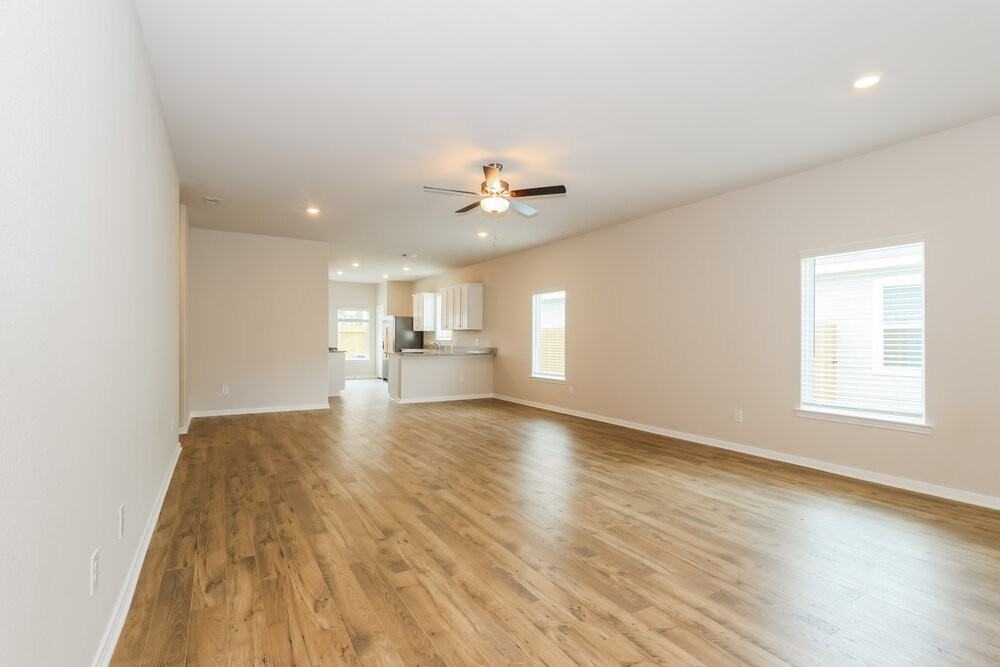 15648 Plum Brook Dr - Photo 4 of 24