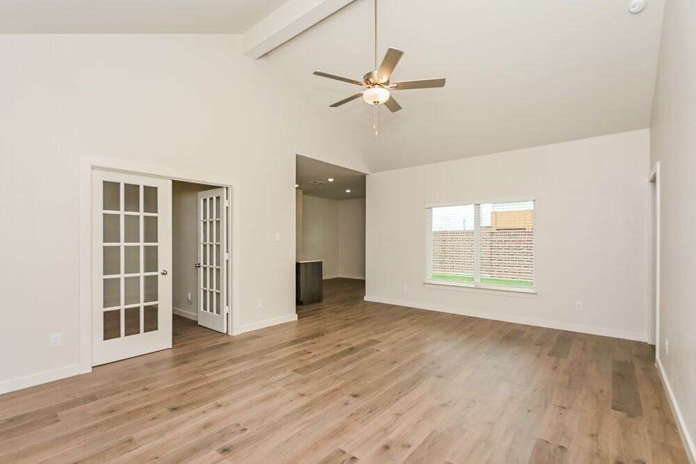 1513 Harvester Dr - Photo 3 of 23