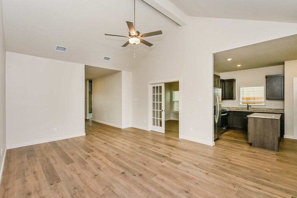 1513 Harvester Dr - Photo 6 of 23
