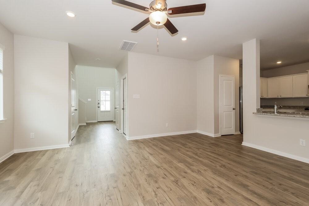15652 Plum Brook Dr - Photo 5 of 25