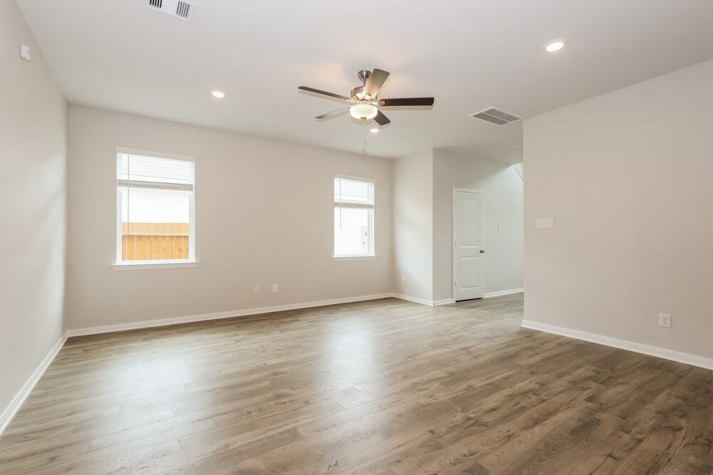 15652 Plum Brook Dr - Photo 7 of 25