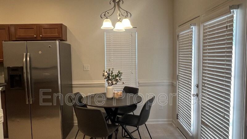 821 Central Park Dr - Photo 6 of 15