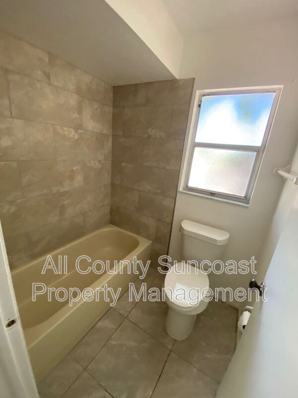 2925 Pinellas Point Dr S - Photo 3 of 21