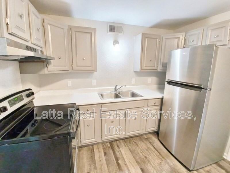 301 W 31st St #102B - Photo 4 of 7