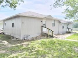 featured image of 901 W 25th Ter #B