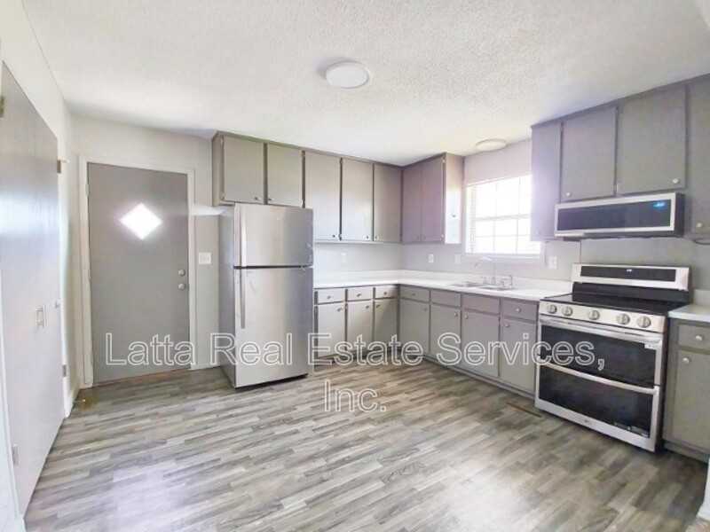 901 W 25th Ter #B - Photo 3 of 7