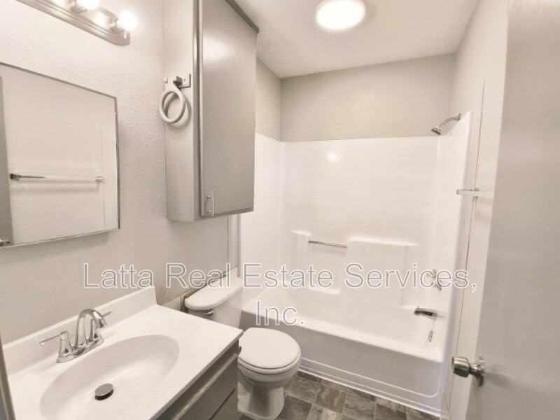 901 W 25th Ter #B - Photo 6 of 7
