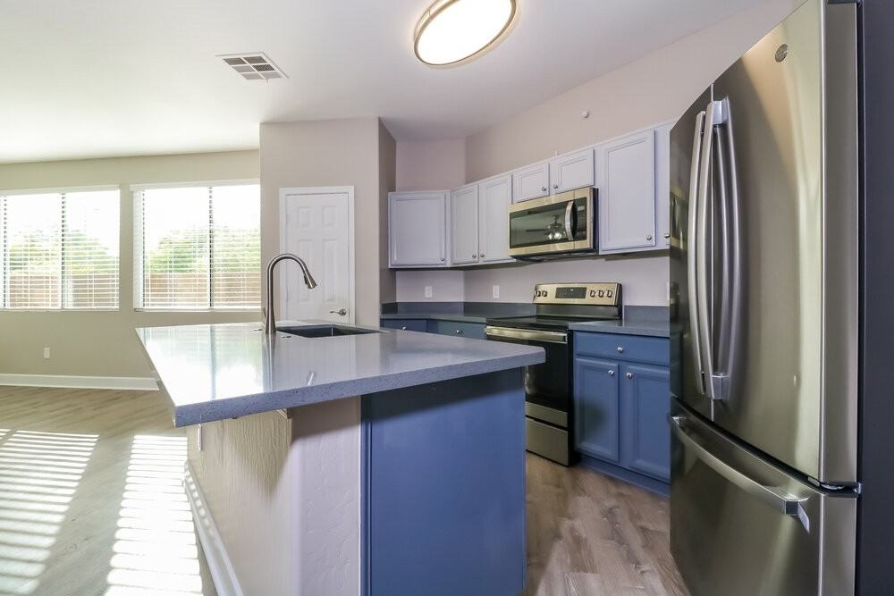 13506 W Marshall Ave - Photo 7 of 16