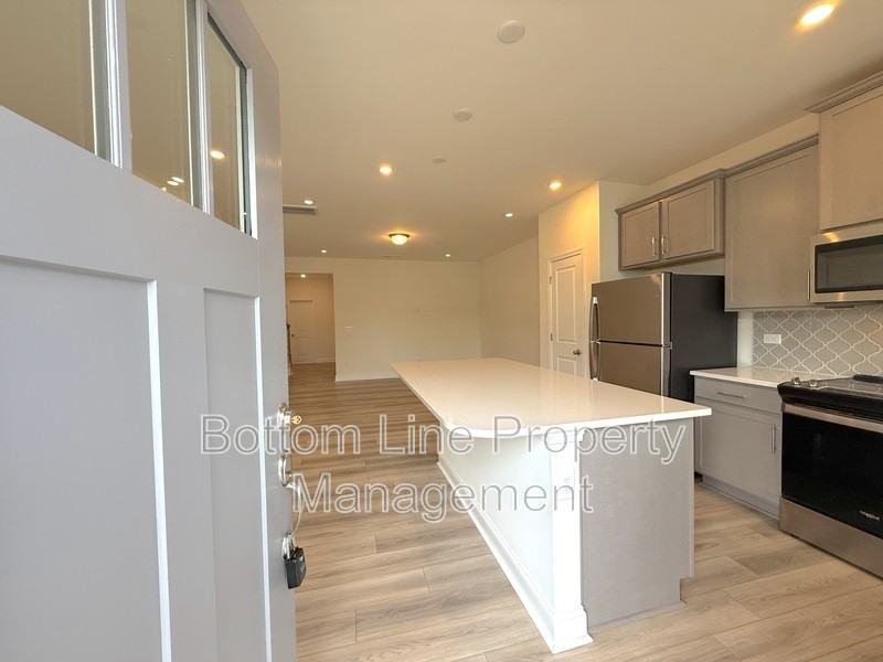 1520 Cedar Tree Dr - Photo 2 of 20