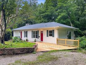 712 Powell St - Photo 1 of 1