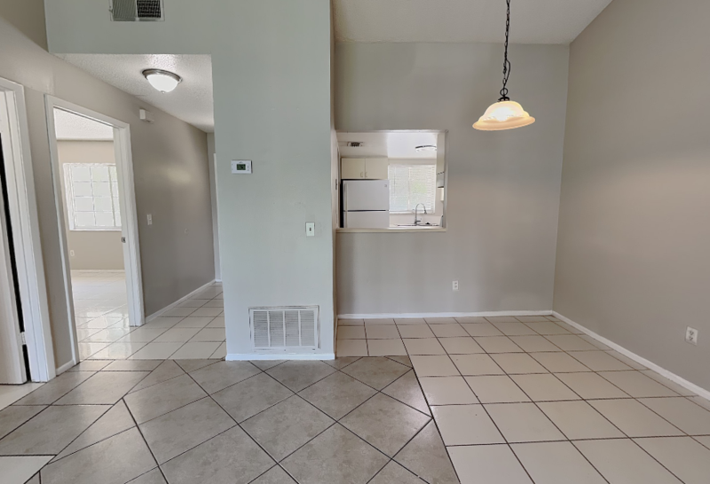 1917 Truman Rd - Photo 4 of 18