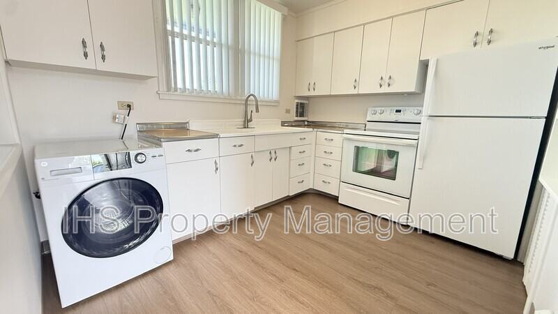 1209 George Washington Way #32 - Photo 2 of 6