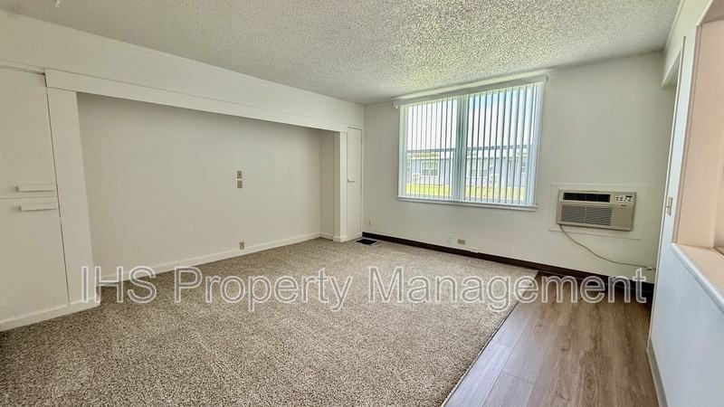 1209 George Washington Way #32 - Photo 3 of 6