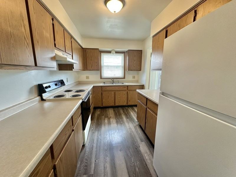 320 Joseph St - Photo 2 of 12
