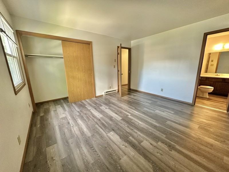 320 Joseph St - Photo 5 of 12