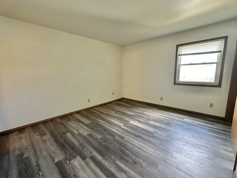 320 Joseph St - Photo 6 of 12
