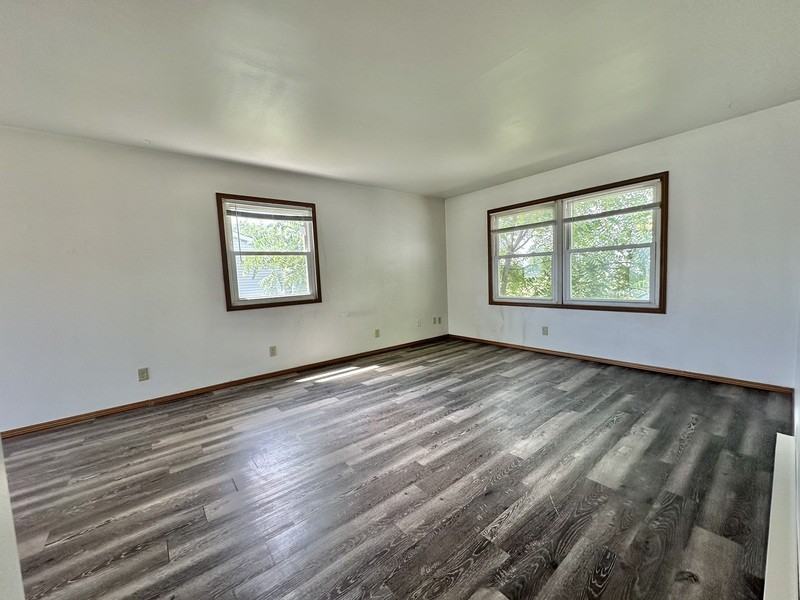 320 Joseph St - Photo 7 of 12