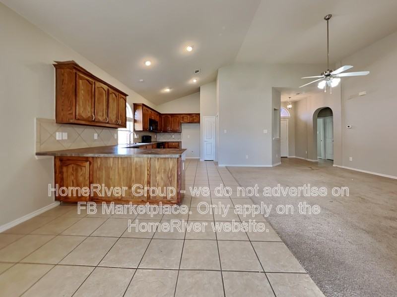 4005 Martinsburg Dr - Photo 4 of 25
