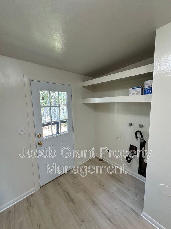 847 Cleveland St - Photo 5 of 12