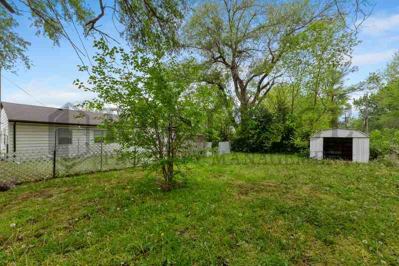 1642 E Denver Dr - Photo 3 of 15