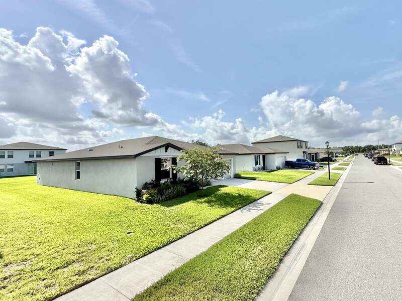 3410 Bonsilva St - Photo 5 of 48