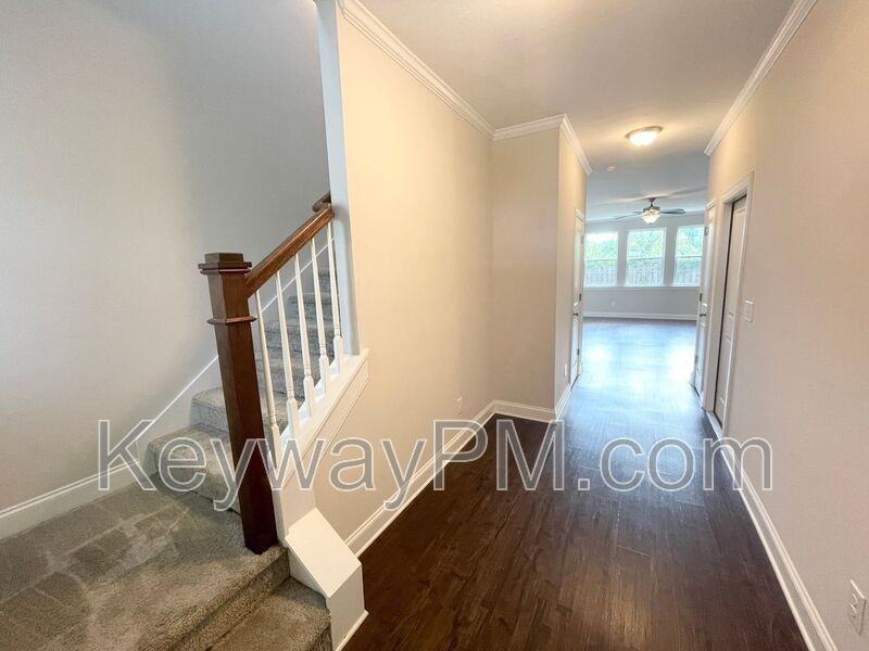 1206 Cobblefield Dr - Photo 4 of 20