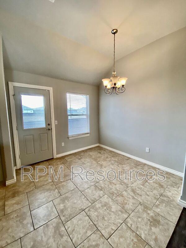 3708 New London Ave - Photo 7 of 22