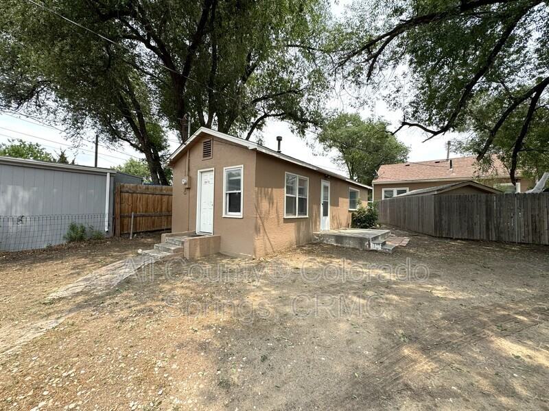 624 1/2 Yuma St - Photo 2 of 8