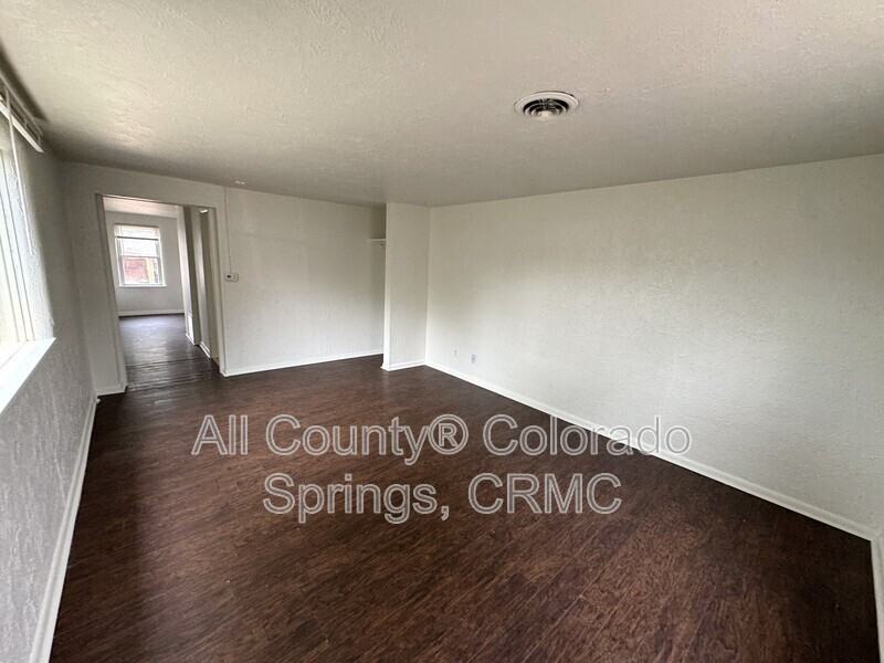 624 1/2 Yuma St - Photo 4 of 8