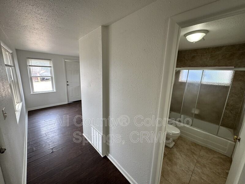 624 1/2 Yuma St - Photo 5 of 8