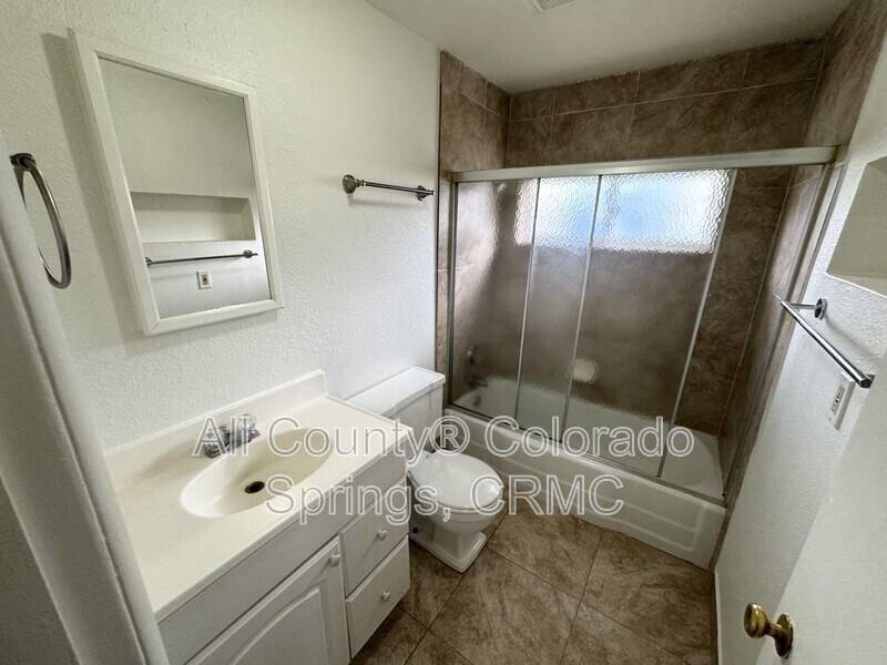 624 1/2 Yuma St - Photo 6 of 8
