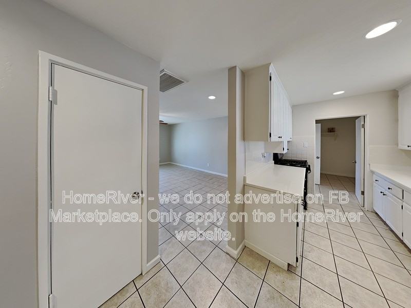 3212 W Marshall Ave - Photo 5 of 23