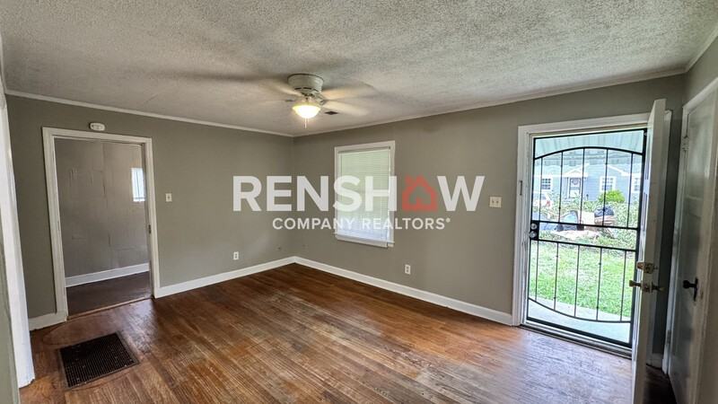 978 Dillworth St - Photo 2 of 14