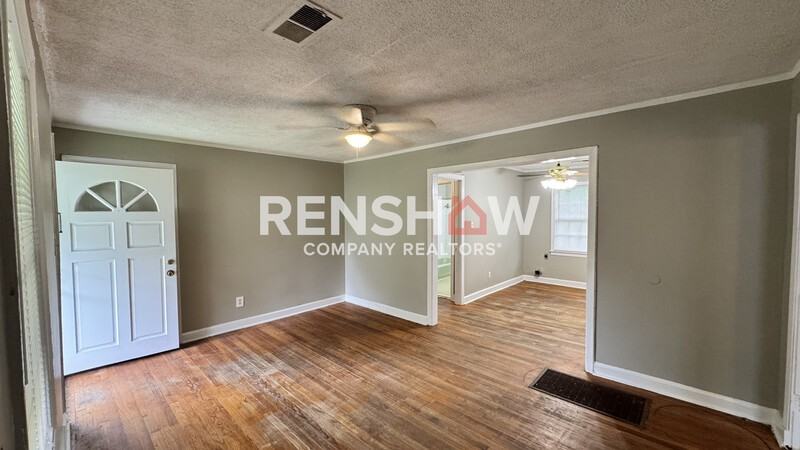 978 Dillworth St - Photo 3 of 14