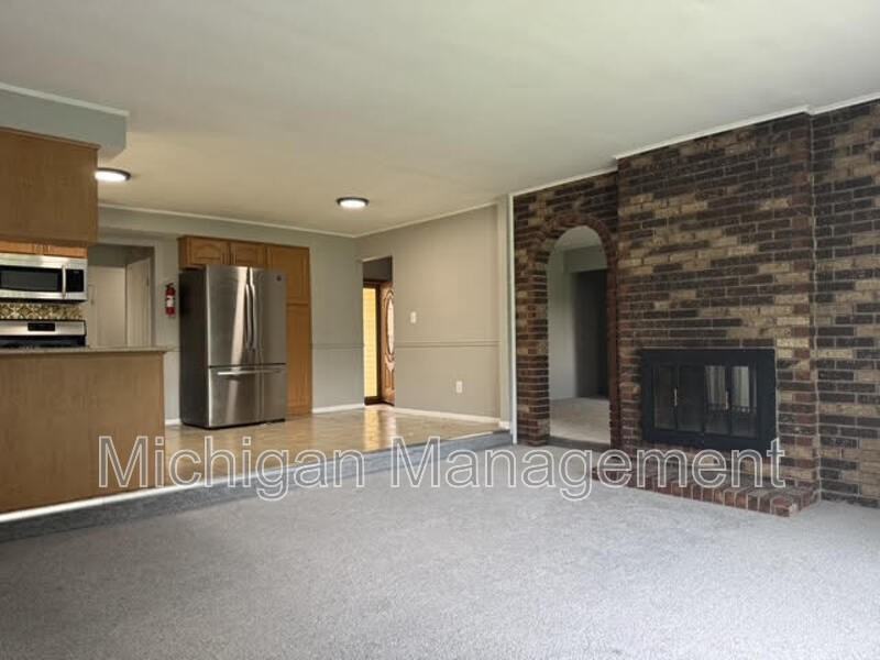 45299 Indian Creek Dr - Photo 6 of 19