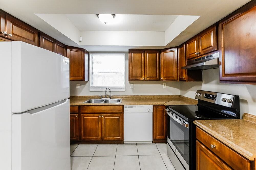 425 Sw 74th Ave - Photo 7 of 16
