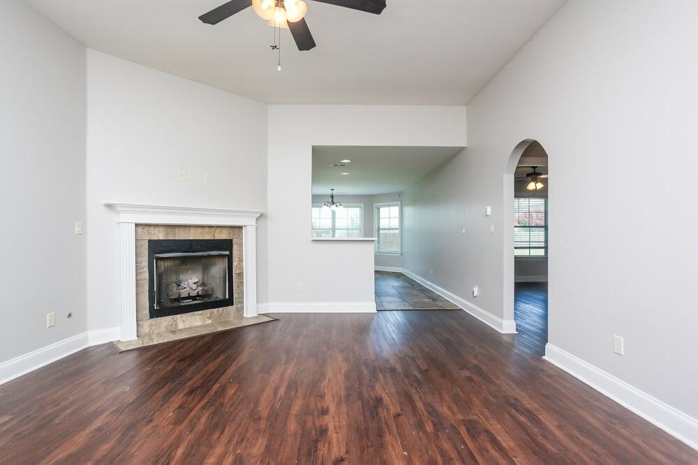 3145 Pinetree Loop N - Photo 4 of 17