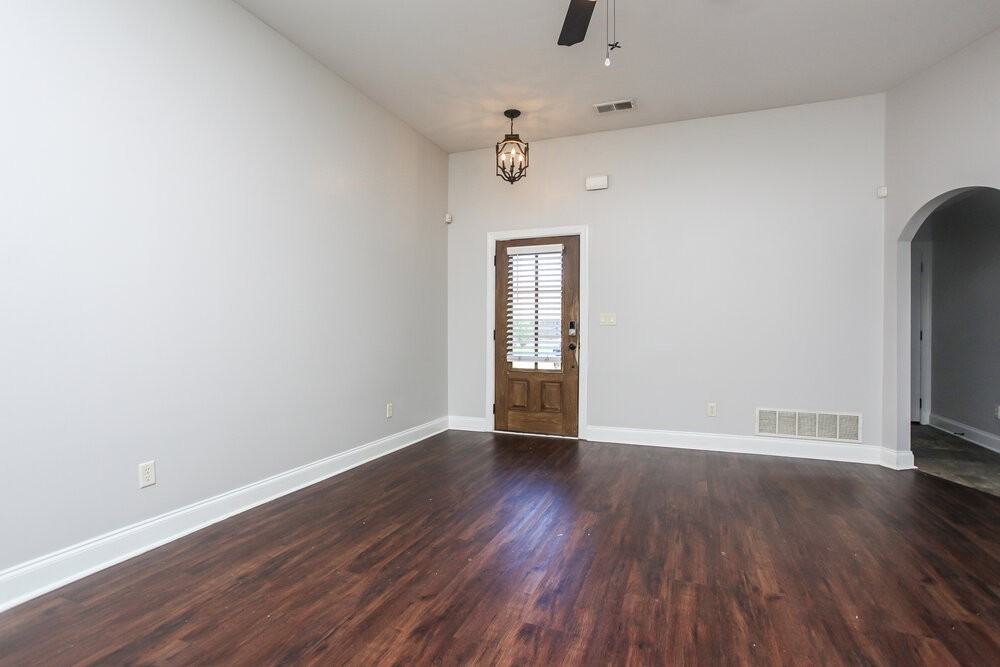3145 Pinetree Loop N - Photo 5 of 17