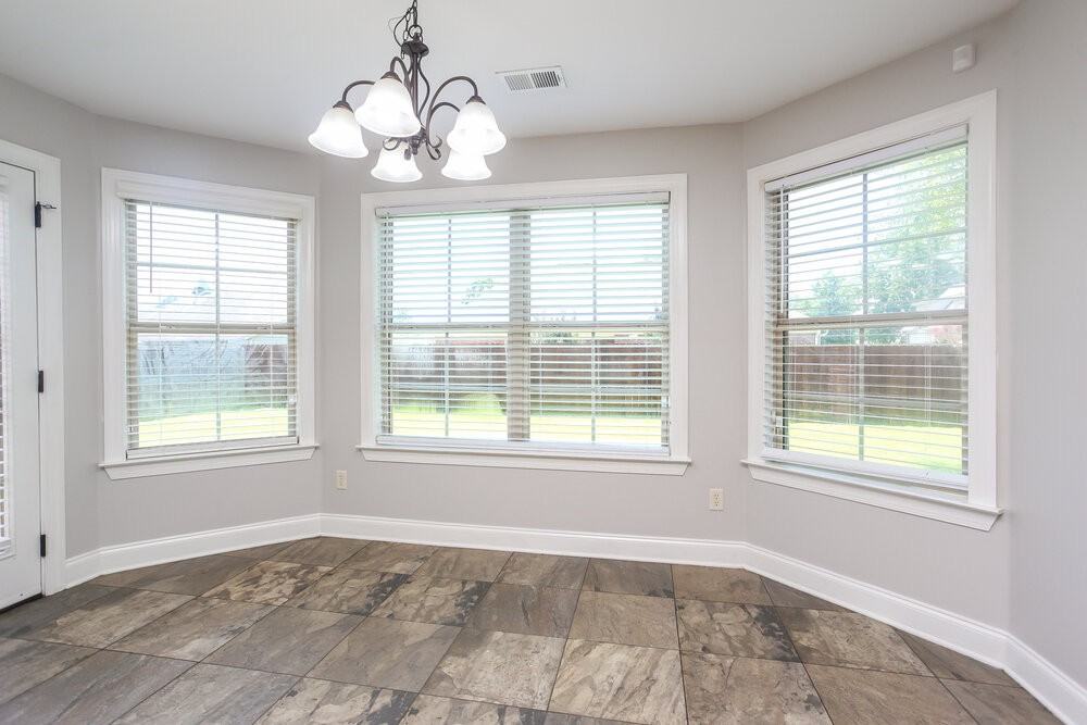 3145 Pinetree Loop N - Photo 6 of 17