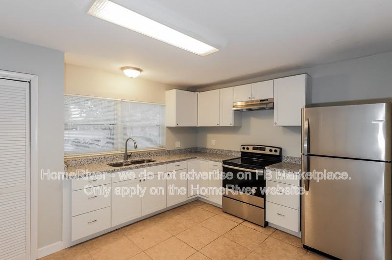 5206 N 15th St - Photo 6 of 17
