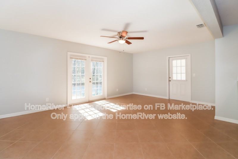 8006 Fawnridge Cir - Photo 3 of 17