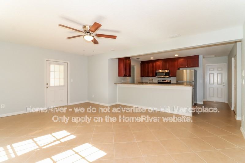 8006 Fawnridge Cir - Photo 4 of 17